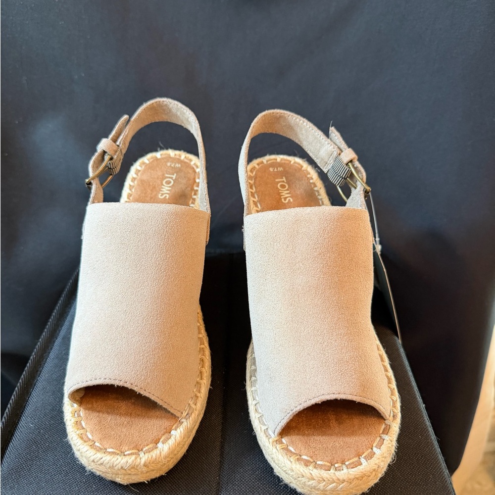 TOMS Monica Desert Taupe Suede. Wedge Sandal. BNIB size 7.5 - Picture 4 of 6